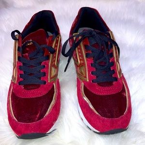 BROOKS SNEAKERS